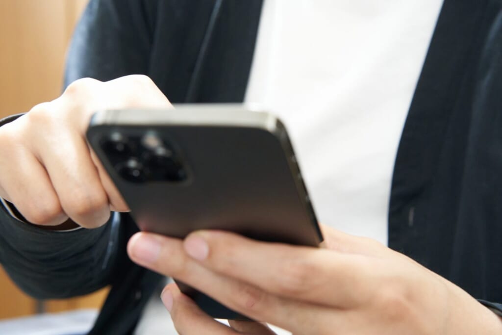 smartphone-with-man